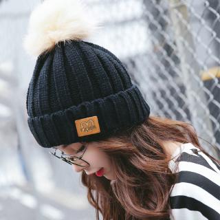 ภาพหน้าปกสินค้าหมวกบีนนี่ถัก แต่งปอมปอม สีพื้น สไตล์เกาหลี แฟชั่นฤดูหนาว สำหรับผู้หญิง ที่เกี่ยวข้อง