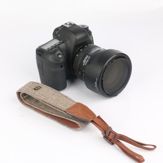 ภาพขนาดย่อของภาพหน้าปกสินค้าสายคล้องกล้อง คล้องคอ สไตล์วินเทจ สำหรับ กล้อง Sony Nikon Canon Olympus DSLR จากร้าน domybestshop.th บน Shopee