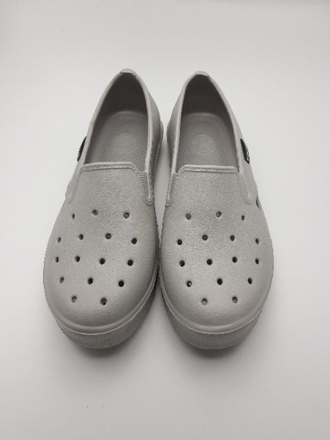 ภาพสินค้ารองเท้าอนามัย KR3535 สีดำ ขาว กากี เทา ไซส์ 36-43 จากร้าน bbrandname บน Shopee ภาพที่ 6