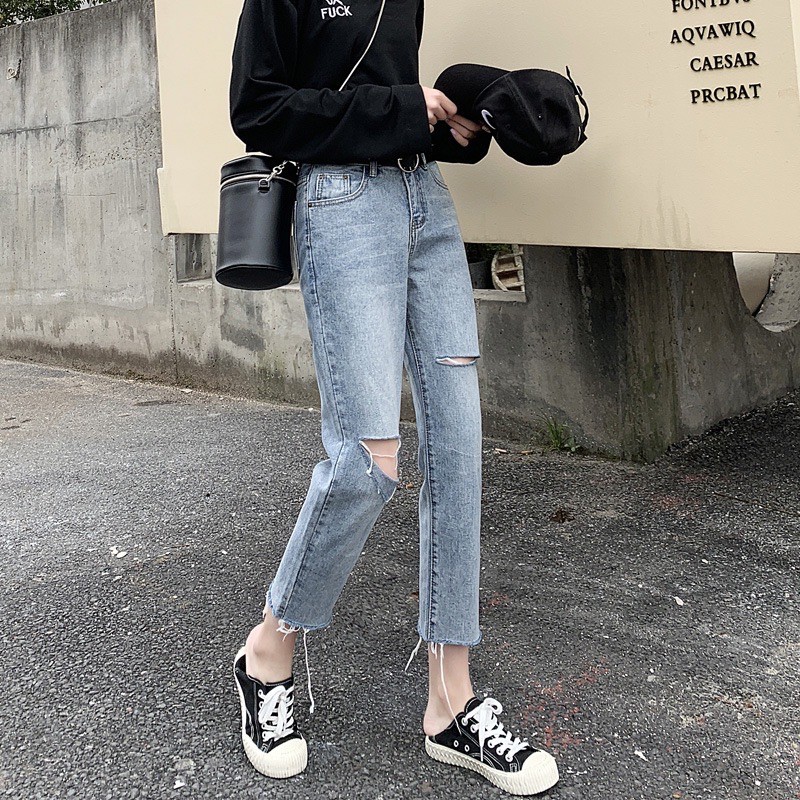 ภาพหน้าปกสินค้าSweet (/ Girls jeans /) ️ กางเกงยีนส์ทรงกระบอกเล็ก ขาไม่กว้าง ไม่สั้น ขาดเข่าเล็กน้อยสวยๆงานสวยกางเกงยีนส์เกาหลี 802 จากร้าน sweetshop10 บน Shopee