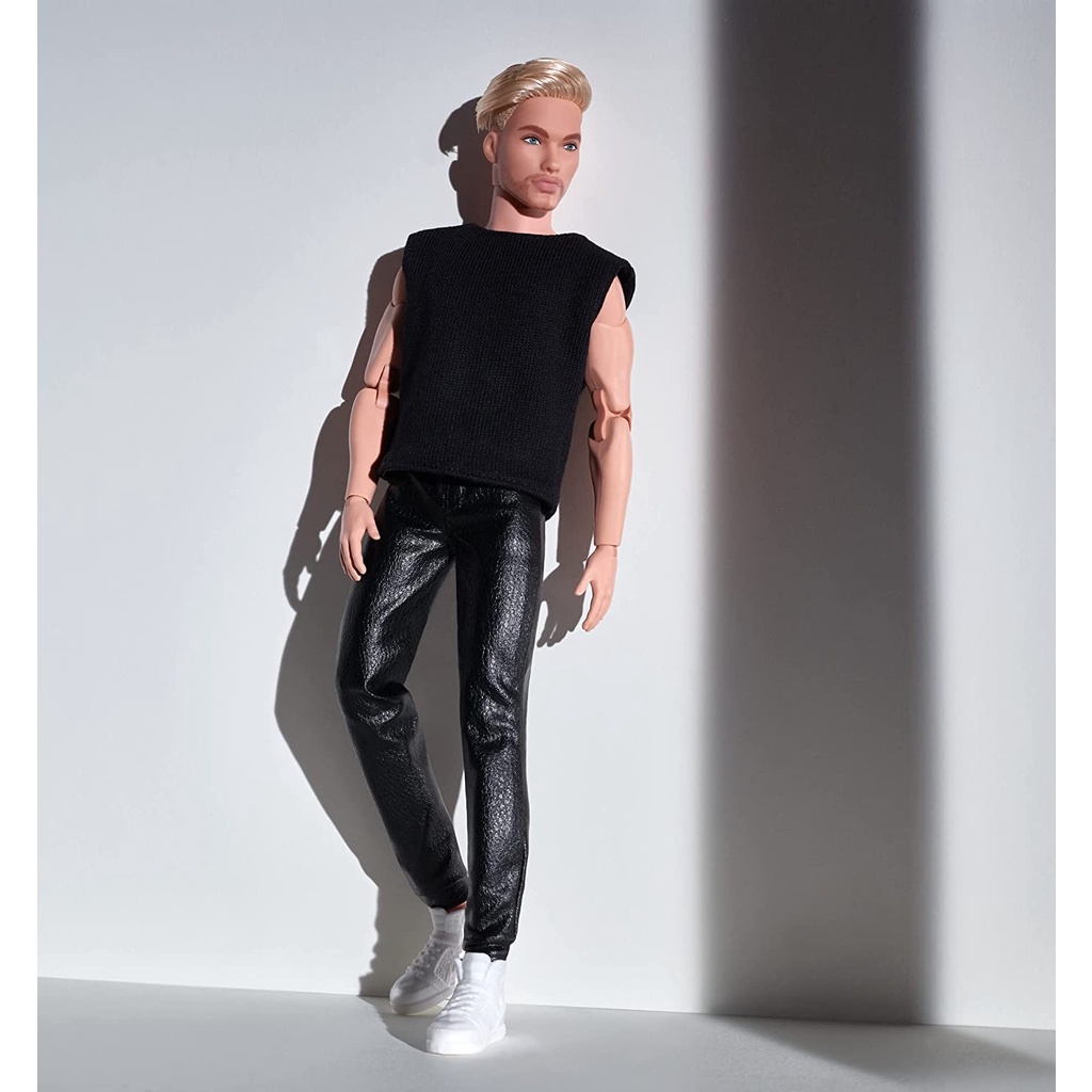 barbie-signature-looks-ken-doll-blonde-with-facial-hair-fully-posable-fashion-doll-wearing-black-t-shirt-amp-vinyl-pants-gift-for-collectors-gtd90-ตุ๊กตาบาร์บี้-เสื้อยืด-และกางเกงไวนิล-สีดํา-สีบลอนด์-