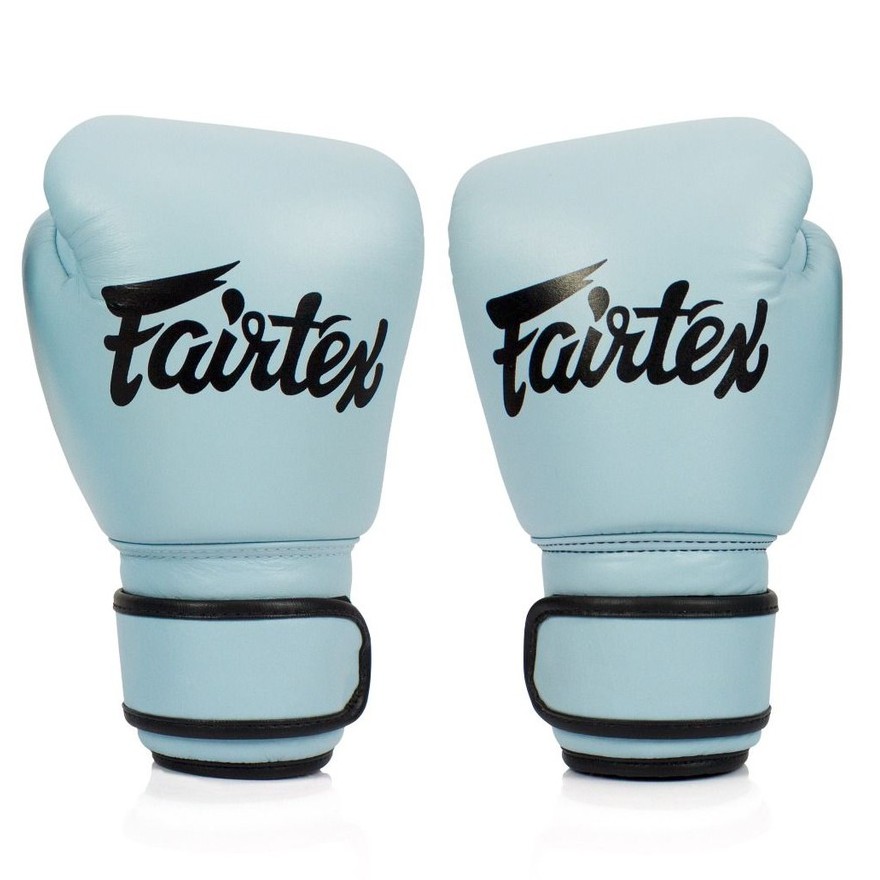 ภาพหน้าปกสินค้านวมชกมวย รุ่น "BGV20" Genuine Leather Boxing Gloves - สีฟ้าอ่อน จากร้าน fairtex.official บน Shopee