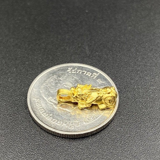 ภาพสินค้าพรชีวิต  จี้ปี่เซี๊ยะทองคำแท้ หนัก 0.11 กรัม ทองคำแท้ 99.99 ฮ่องกง /มีใบรับประกัน จากร้าน pornchaiyee บน Shopee ภาพที่ 3