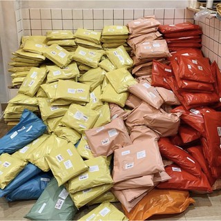 ภาพขนาดย่อของภาพหน้าปกสินค้าซองไปรษณีย์พลาสติก  มีให้เลือกกว่า 20 สี จากร้าน zongggd บน Shopee