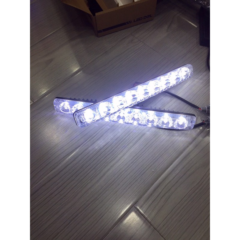 ไฟเดย์ไลน์-ไฟกลางวัน-ติดหน้ากระจัง-9-led-dc-12v-รถยนต์-ทั่วไป