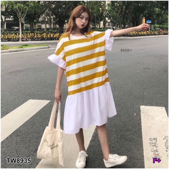 pe8935-dress-ชุดเดรสทรงโอแเวอร์ไซส์-คอกลม-แขนระบาย-ลายริ้วผ้าคอตตอน-ลายริ้วใหญ่-แต่งชายระบาย