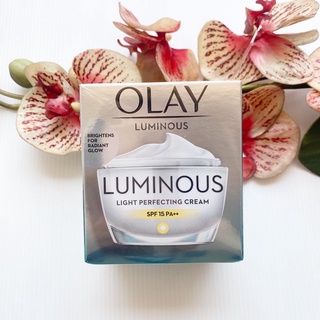 50 g. ผลิต 07/23 Olay Luminous Light Perfecting Day Cream SPF15 โอเลย์ ลูมินัส ไลท์ เพอร์เฟคติ้ง เดย์ ครีม กล่องเขียว