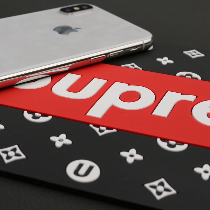 แผ่นรองโทรศัพท์มือถือ-กันลื่น-ลาย-supreme-สําหรับคอนโซลรถยนต์