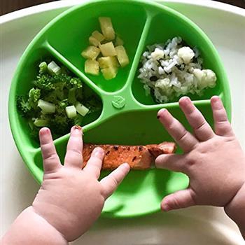 green-sprouts-learning-plate-green