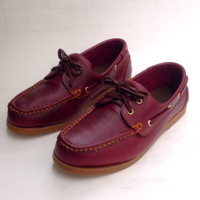 boat-shoe-cherry-colour