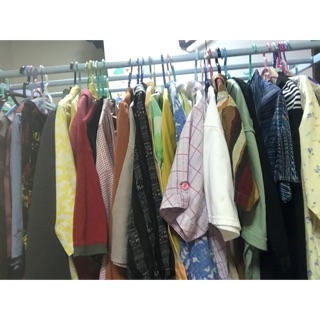 สินค้าเสื้อผ้ามือสองของพี่มอน
