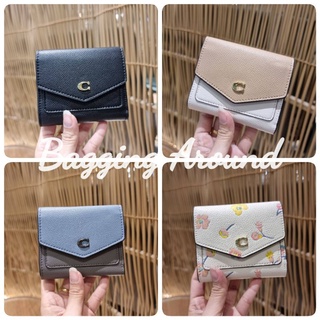 COACH WYN SMALL WALLET