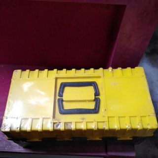 กล่องเครื่องมืิอพลาสติกสีเหลือง