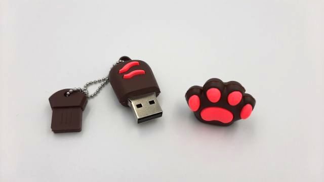 ภาพหน้าปกสินค้าแฟลชไดร์ฟลายเท้าแมว 8GB น่ารัก แฟลชไดร์ฟ Thumbdrive USBdrive ของขวัญน่ารัก พวงกุญแจ จากร้าน sahawatch บน Shopee