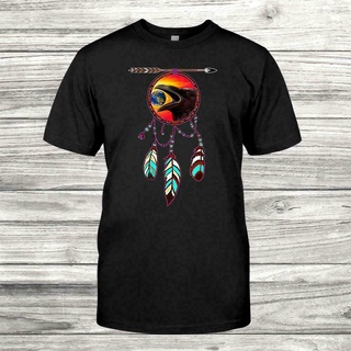 [S-5XL] เสื้อยืด พิมพ์ลายตาข่ายดักฝัน ประดับขนนก สไตล์อินเดีย อเมริกัน สําหรับผู้หญิง