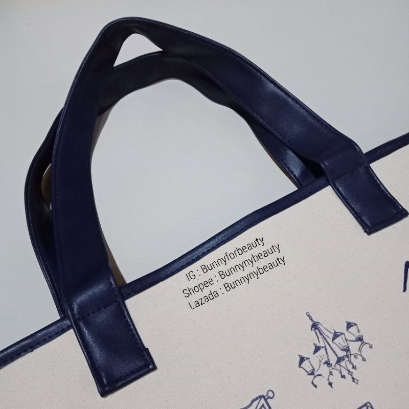 estee-lauder-power-up-your-love-tote-bag