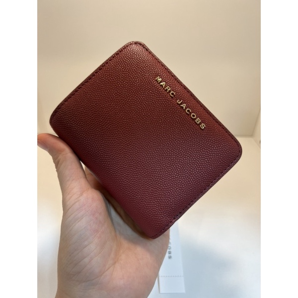 กระเป๋าสตางค์-marc-jacobs-marc-jacobs-mini-empire-city-m0014215-compact-leather-wallet