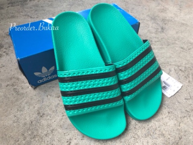 รองเท้าแตะ-adidas-adilette-สีหายากแท้100-จากช้อปอังกฤษ-made-in-italy