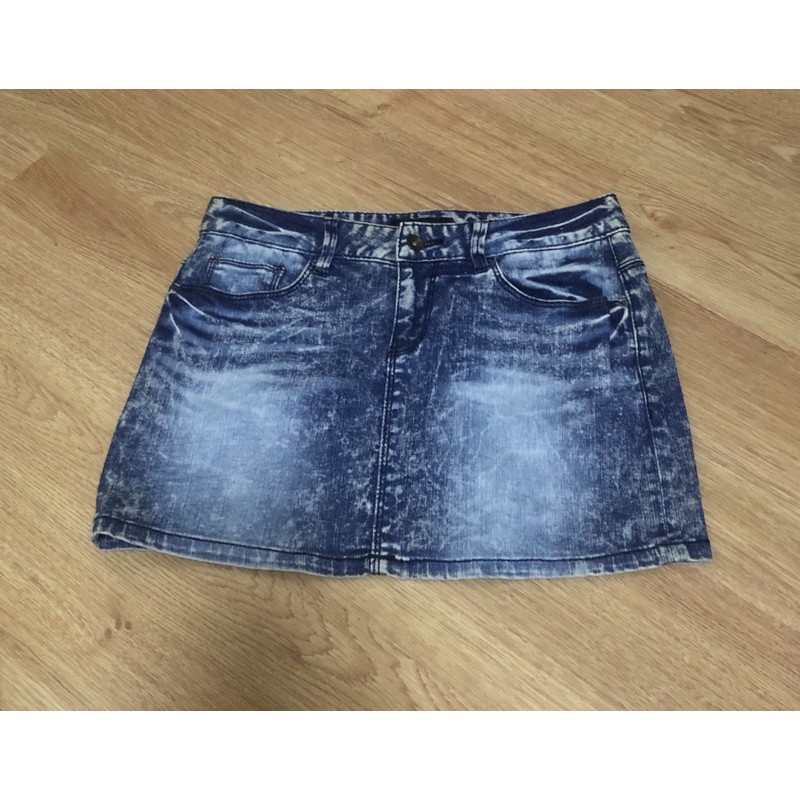 กระโปรงยีนส์สั้น-ป้าย-frj-jeans-size-เอว28-29-มือ1