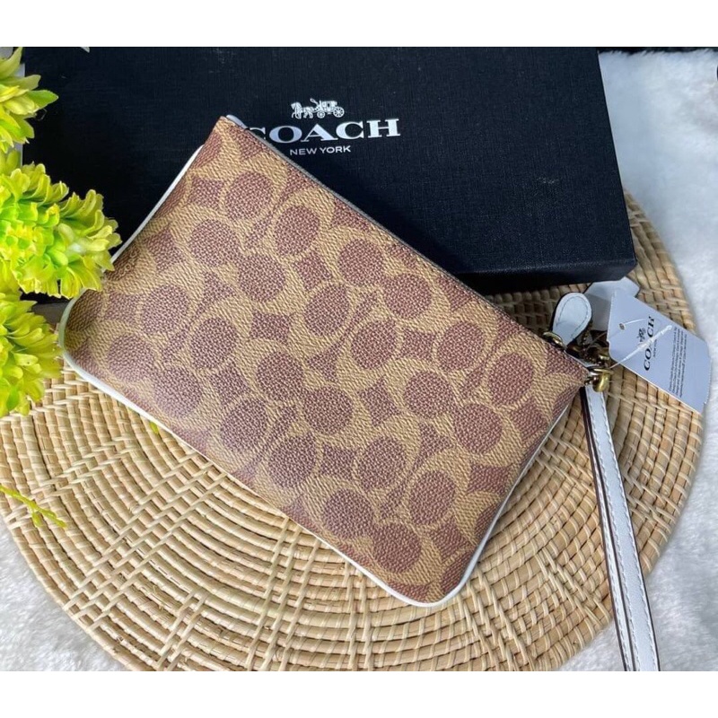 coach-f32445-small-wristlet-signature-canvas