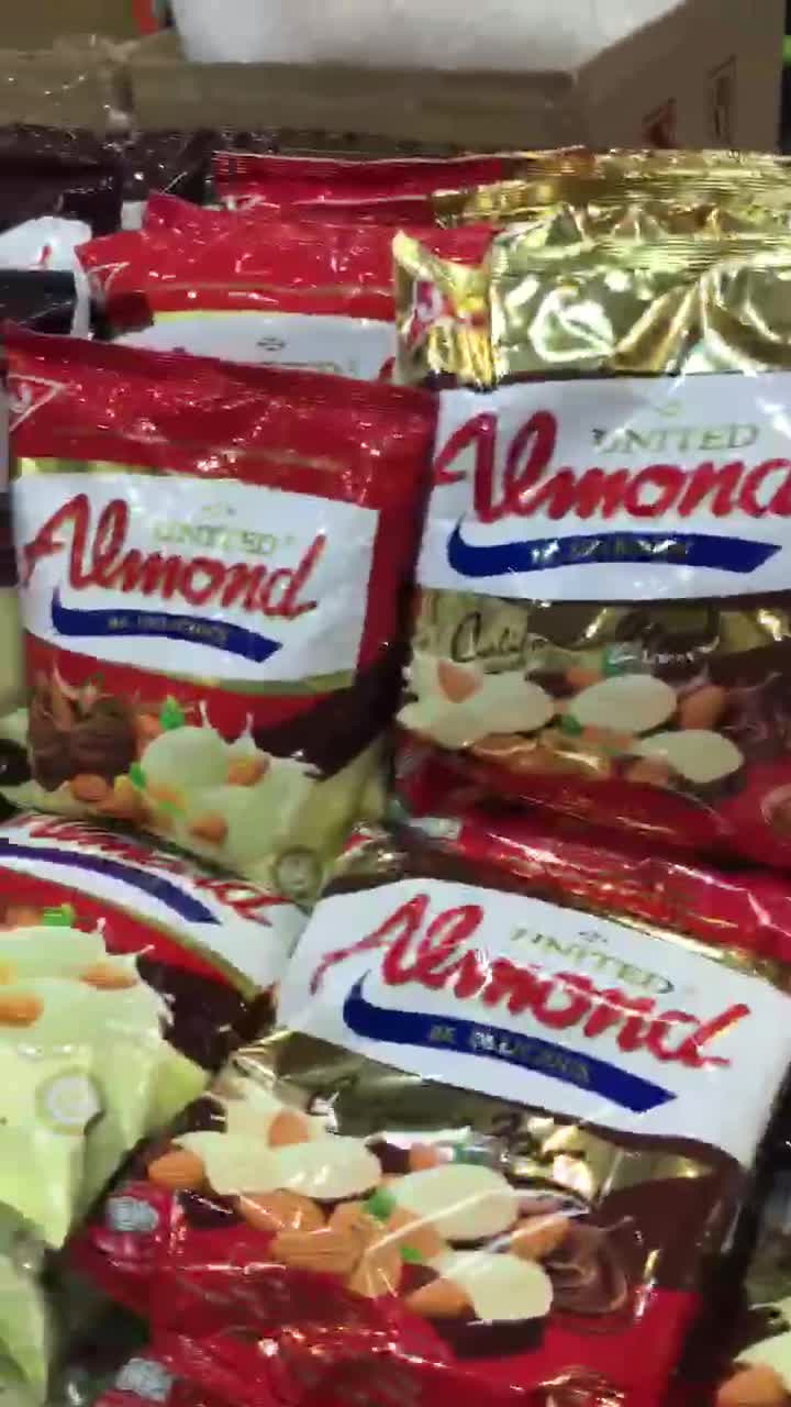 ช็อกโกแลตunited-almond-ช็อกโกแลตผสมอัลมอนด์-247กรัม-1ห่อมี45เม็ด