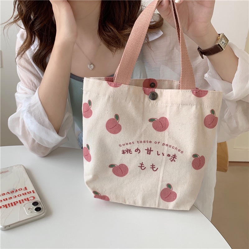 ภาพสินค้ากระเป๋าผ้าถือใบเล็ก Sweet taste of peaches จากร้าน baobeii บน Shopee ภาพที่ 3