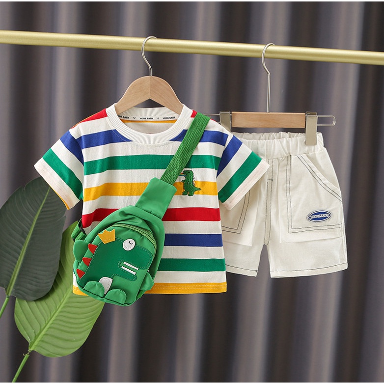 ชุดเด็กน่ารัก-เสื้อแขนสั้นลายขวางหลากสี-ลายไดโนเสาร์-พร้อมกางเกง-และกระเป๋าไดโนเขียว-น่ารักๆ