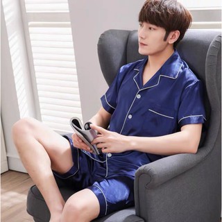 ภาพหน้าปกสินค้า3333-1 ชุดนอนผู้ชายแขนสั้นขาสั้นน่ารักๆผ้าซาตินนิ่มใส่สบาย สีสวยสด สไตล์เกาหลี (สินค้าพร้อมส่ง) ที่เกี่ยวข้อง
