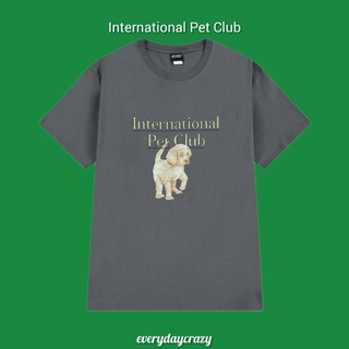 (8598) เสื้อยืดสีเทาเข้ม สีขาว ลายสุนัข International Pet Club ผ้าคอตตอน 100%