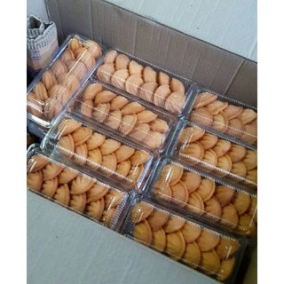 ขนมไข่กรอบโบราณ 12 ชิ้น ((ร้านคุณชายขายขนม จ.ตรัง)) photo