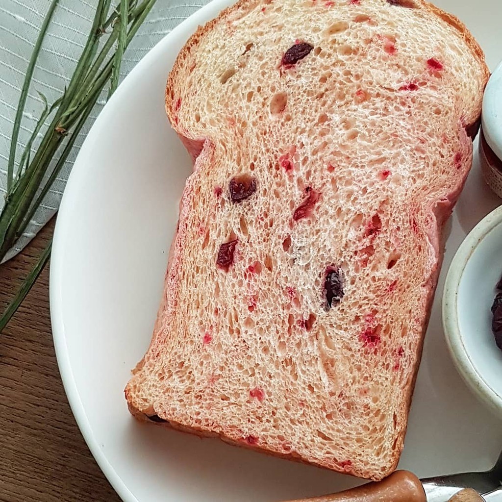 ขนมปังแครนเบอร์รี่บีทรูท-cranberry-x-beetroot-bread