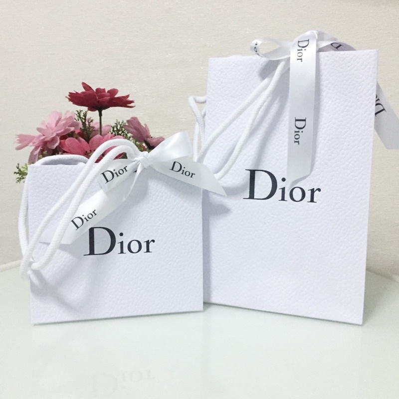 แท้-ถุงกระดาษ-dior-สีขาว-ถุงดิออร์-ของใหม่-ไม่ยับ-สะอาดทุกใบค่ะ