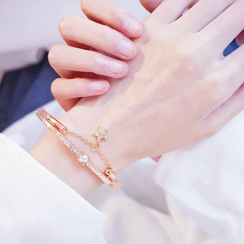 ภาพหน้าปกสินค้าExquisite Star Mental Charm Crystal Bangle Bracelet ที่เกี่ยวข้อง