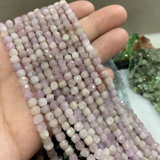 ลาเวนเดอร์ อเมทิส Lavender Amethyst ทรงลูกบาศก์ 4*4.5 มิล เส้นยาว