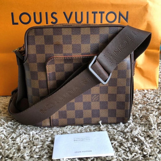 used-like-new-lv-crossbody-dc-05