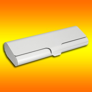 กล่องไส่แว่นตา วัสดุ อลูมิเนียม Aluminium การออกแบบใหม่ ด้านในเป็นกำมะหยี่อย่างดี