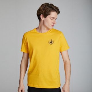 BODY GLOVE PRINTED TEE UNISEX เสื้อยืดคอกลมพิมพ์ลาย สีเหลือง Yellow