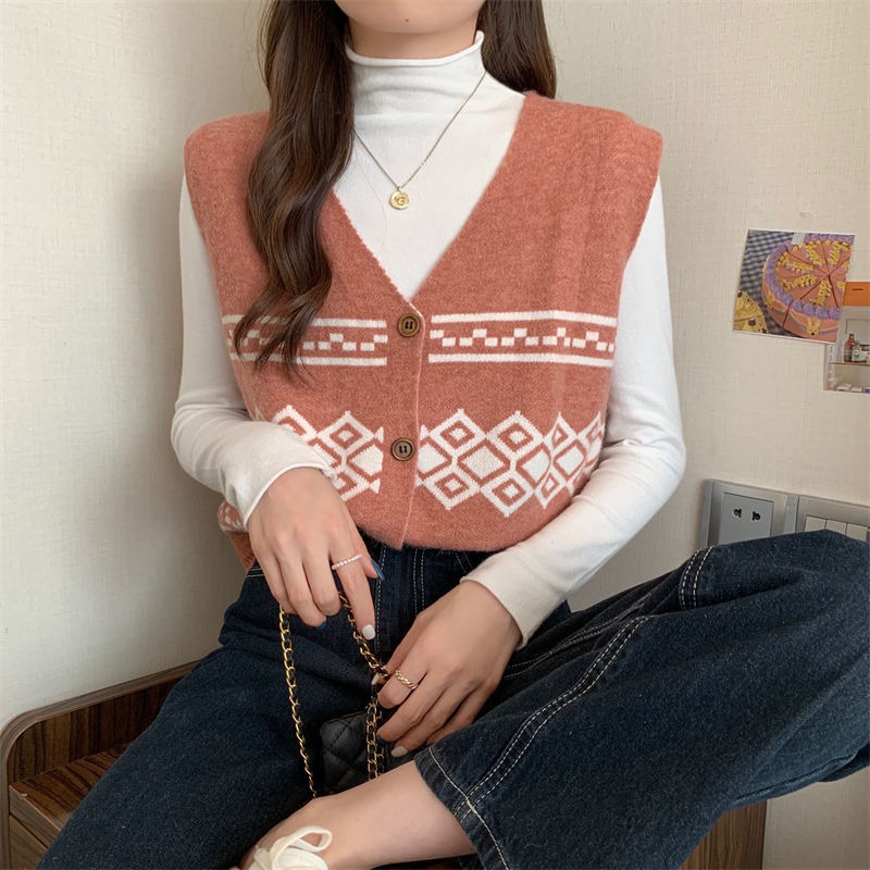chili-k-k-พร้อมส่ง-เสื้อกั๊ก-คอวี-เสื้อกั๊กไหมพรมลายวินเทจ-ผ้านิ่มใส่สบายมาก1995