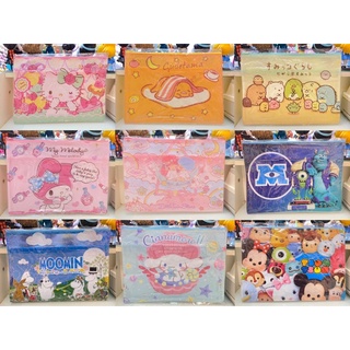 แฟ้มพลาสติก sanrio , disney และลายการ์ตูน ใส่เอกสาร 2 ช่องซิป   ขนาด B4 (ใส่เอกสารขนาด A4 ได้ )