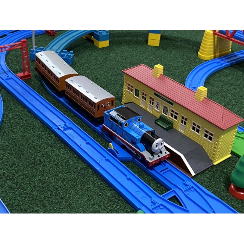 รถไฟโทมัสพร้อมรางชุดใหญ่ของแท้-tomy