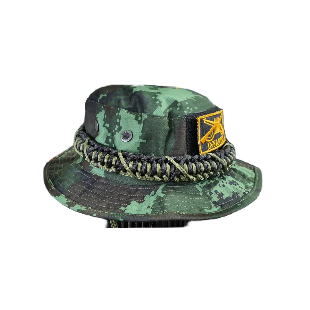 ภาพหน้าปกสินค้าหมวกปีกแคบ ลายพรางทหารบก ถักเชือกพาราคอร์ดรอบหมวกติดอาร์มทหารราบรอบหัว 59 ซม. จากร้าน teamnavy52_80 บน Shopee