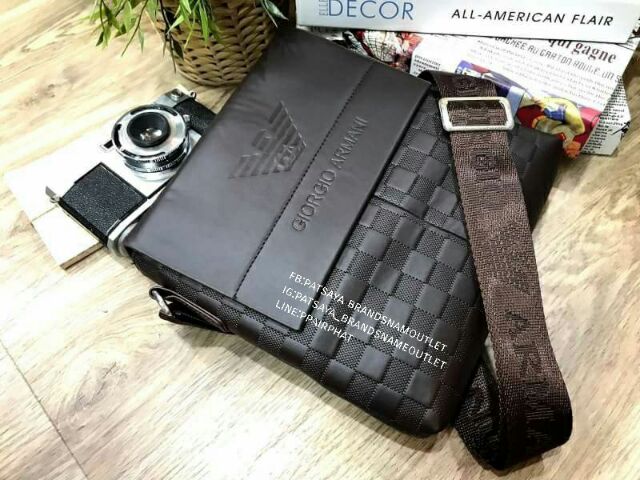 พร้อมส่ง-new-giorgio-armani-crossbody-bagแท้-outlet-กระเป๋าสะพาย-limited-edition-จาก-giorgio-armani-jean