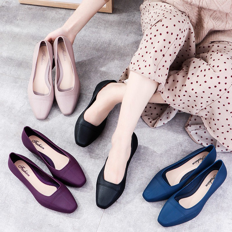 ภาพหน้าปกสินค้าX8 รองเท้าหญิง คัชชูส์ Jelly สินค้าคุณภาพเกินราคา งานดี สินค้าเหมือนในรูป มีี 4 สีให้เลือก Black,Purple,Blue,Cream Size จากร้าน pleasuremall บน Shopee