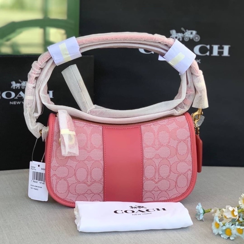 สด-ผ่อน-กระเป๋าสี-taffy-9-นิ้ว-shop-c0721-coach-swinger-bag-in-signature-jacquard