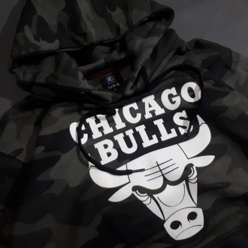 เสื้อกันหนาว-มีฮู้ด-ลายพราง-nba-chicago-bulls-สีดํา-สีเทา