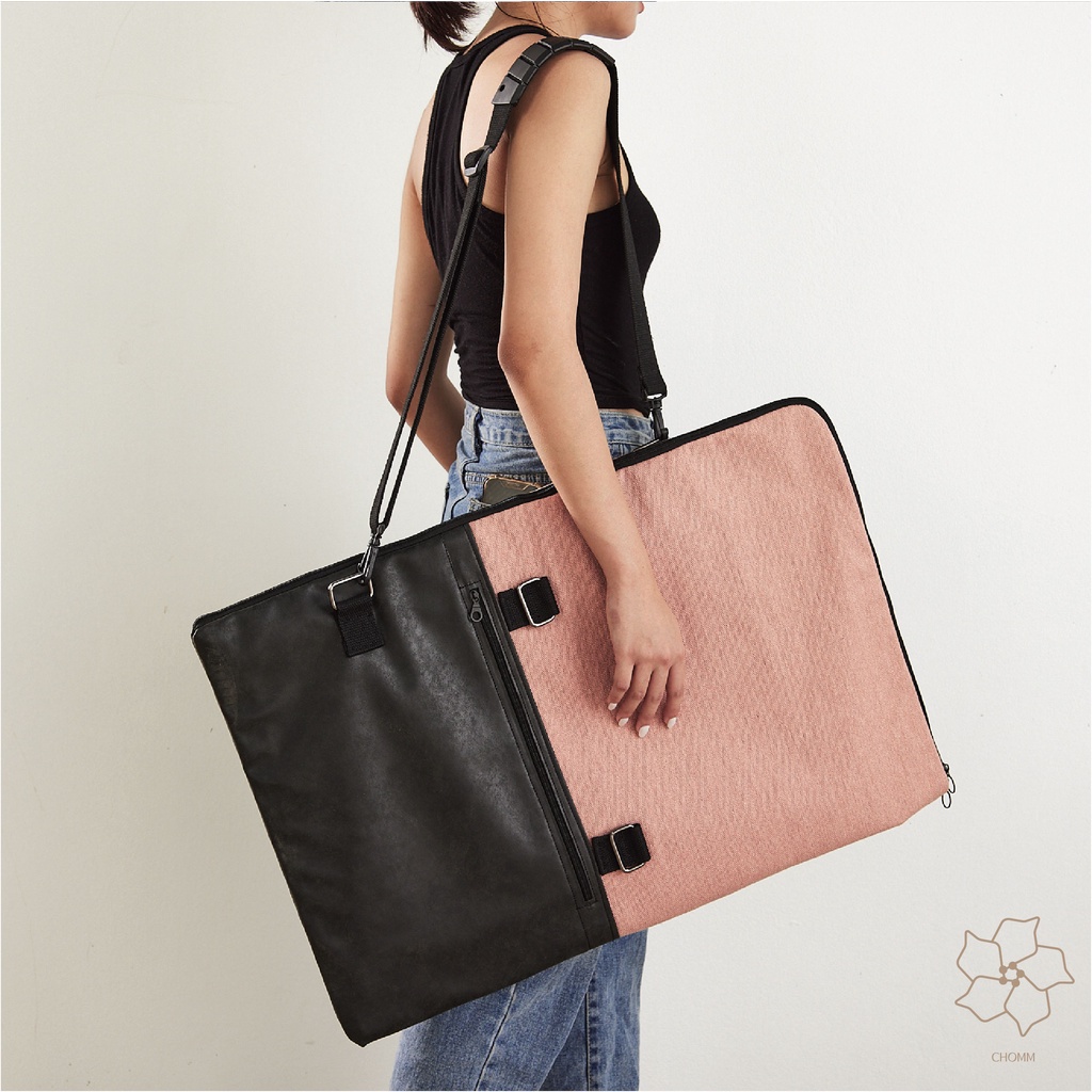 กระเป๋าใส่กระดานวาดรูป-ขนาด-a2-สี-black-pink-หนังดำ-ผ้าชมพู