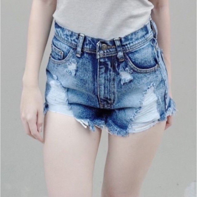 กางเกงยีนส์ขาสั้นผู้หญิงสีสโนว์-กางเกงยีนส์สั้นเสมอหู-สไตล์วัยรุ่น-ยีนส์แต่งขาดด้านหน้า