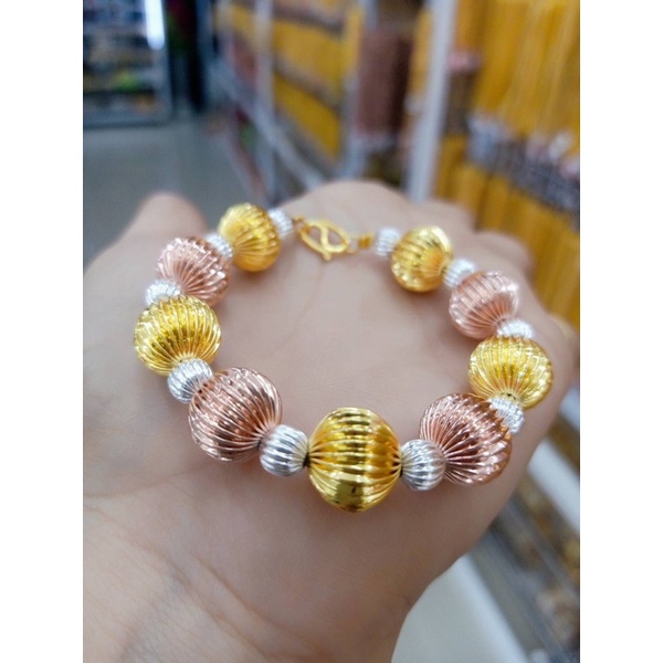 สร้อยข้อมือเม็ดบอลขนแมว