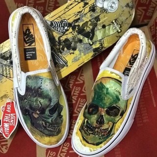 Vans slip on(Skull)/มีบริการเก็บเงินปลายทาง(รองเท้า+กล่อง)