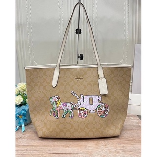 COACH CA607 CITY TOTE IN SIGNATURE CANVAS WITH HORSE AND CARRIAGE PATCHWORK GRAPHIC